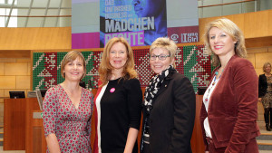 Maike Röttger, Marion Kracht, Carina Gödecke und Daniela Jansen, Vors. Ausschuss Frauen, Gleichstellung und Emanzipation (v.l.n.r.)